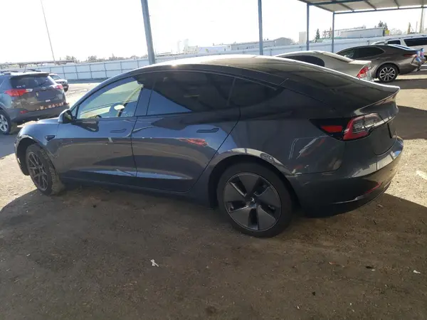 5YJ3E1EA2PF438259 2023 TESLA MODEL 3 - Image 2