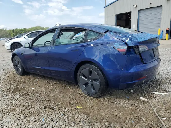 5YJ3E1EA2PF438293 2023 TESLA MODEL 3 - Image 2