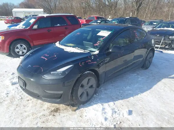 5YJ3E1EA2PF446992 2023 TESLA MODEL 3 - Image 2