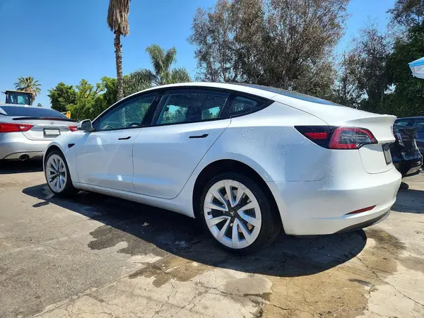5YJ3E1EA2PF450377 2023 TESLA MODEL 3 - Image 2