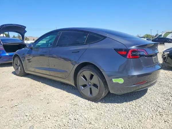 5YJ3E1EA2PF455546 2023 TESLA MODEL 3 - Image 2