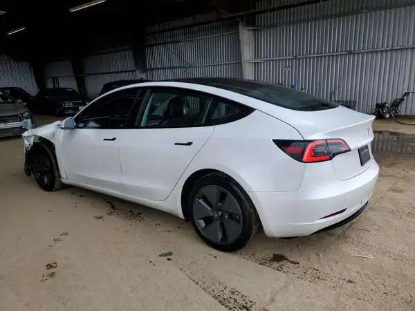 5YJ3E1EA2PF456681 2023 TESLA MODEL 3 - Image 2