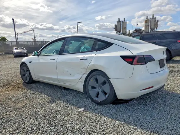 5YJ3E1EA2PF457345 2023 TESLA MODEL 3 - Image 2