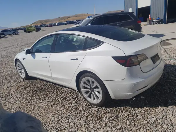 5YJ3E1EA2PF457989 2023 TESLA MODEL 3 - Image 2
