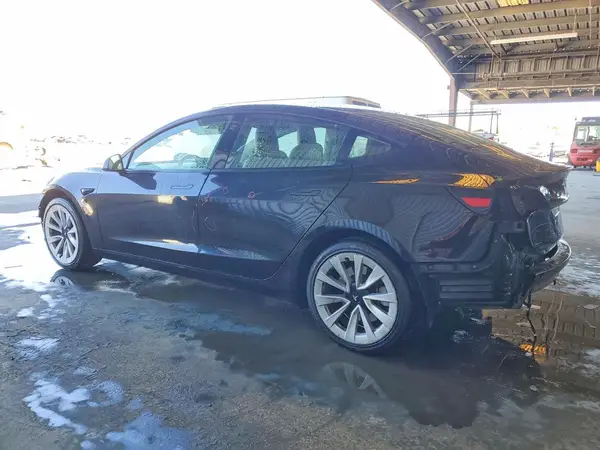 5YJ3E1EA2PF458379 2023 TESLA MODEL 3 - Image 2