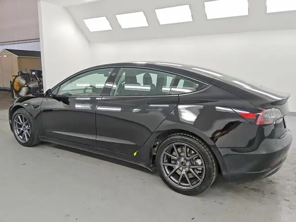 5YJ3E1EA2PF458883 2023 TESLA MODEL 3 - Image 2