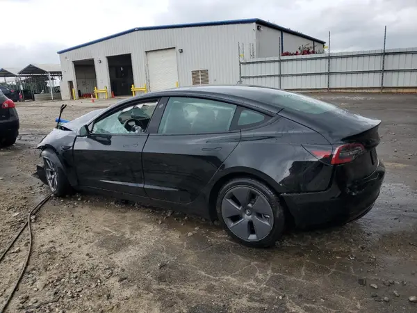 5YJ3E1EA2PF460326 2023 TESLA MODEL 3 - Image 2
