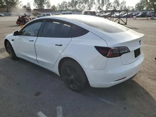 5YJ3E1EA2PF465686 2023 TESLA MODEL 3 - Image 2