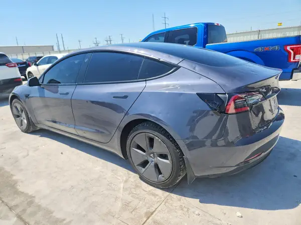 5YJ3E1EA2PF467924 2023 TESLA MODEL 3 - Image 2