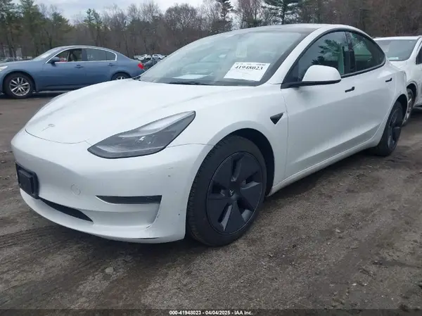 5YJ3E1EA2PF475070 2023 TESLA MODEL 3 - Image 2