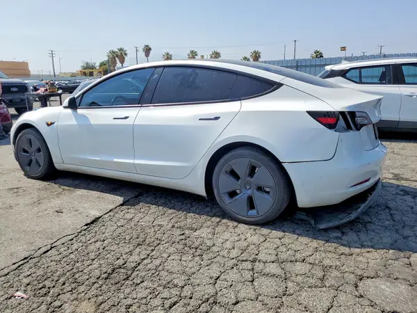 5YJ3E1EA2PF476364 2023 TESLA MODEL 3 - Image 2