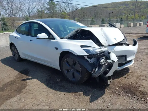 5YJ3E1EA2PF476672 2023 TESLA MODEL 3 - Image 1