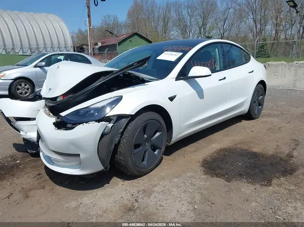 5YJ3E1EA2PF476672 2023 TESLA MODEL 3 - Image 2
