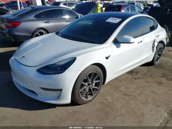 5YJ3E1EA2PF478549 2023 TESLA MODEL 3 - Image 2