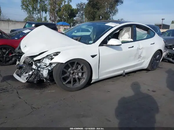 5YJ3E1EA2PF482200 2023 TESLA MODEL 3 - Image 2