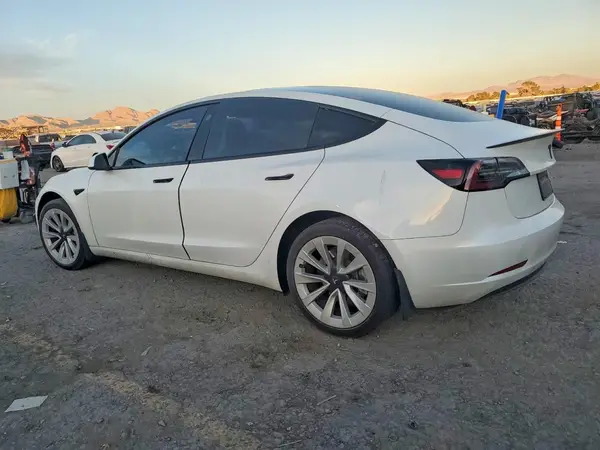 5YJ3E1EA2PF483962 2023 TESLA MODEL 3 - Image 2