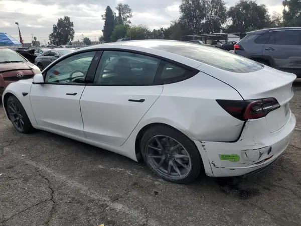 5YJ3E1EA2PF496453 2023 TESLA MODEL 3 - Image 2