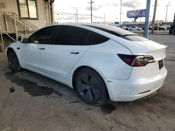 5YJ3E1EA2PF498123 2023 TESLA MODEL 3 - Image 2
