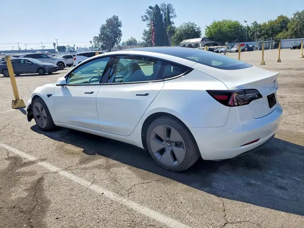 5YJ3E1EA2PF498395 2023 TESLA MODEL 3 - Image 2