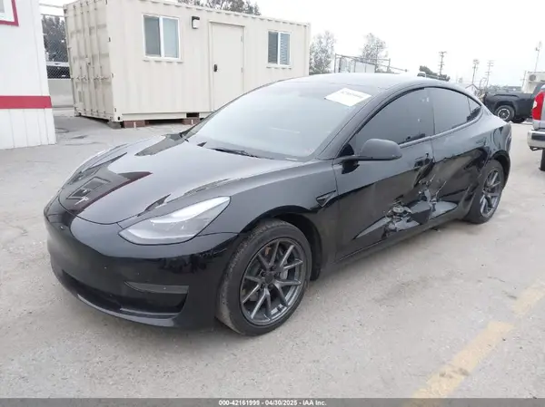 5YJ3E1EA2PF502302 2023 TESLA MODEL 3 - Image 2