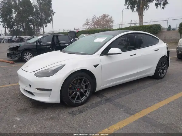 5YJ3E1EA2PF516779 2023 TESLA MODEL 3 - Image 2