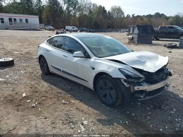 5YJ3E1EA2PF519522 2023 TESLA MODEL 3 - Image 1