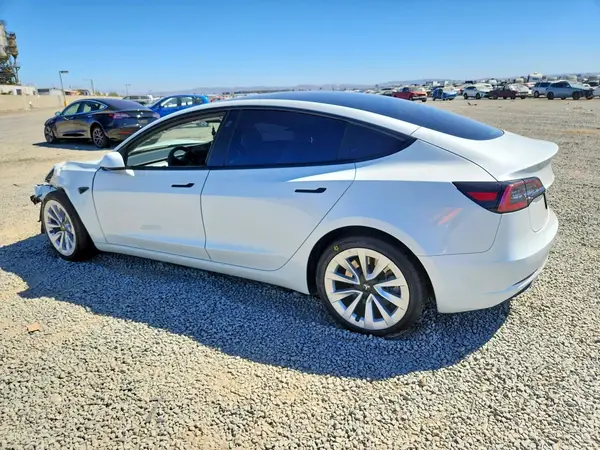 5YJ3E1EA2PF524820 2023 TESLA MODEL 3 - Image 2