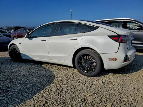 5YJ3E1EA2PF540869 2023 TESLA MODEL 3 - Image 2