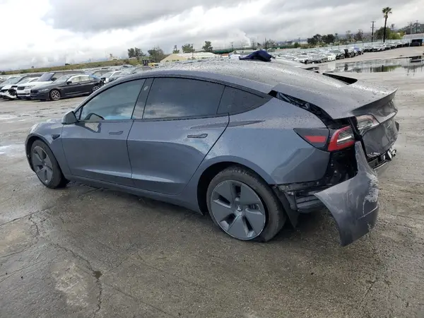 5YJ3E1EA2PF545103 2023 TESLA MODEL 3 - Image 2