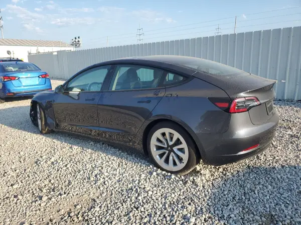 5YJ3E1EA2PF549264 2024 TESLA MODEL 3 - Image 2