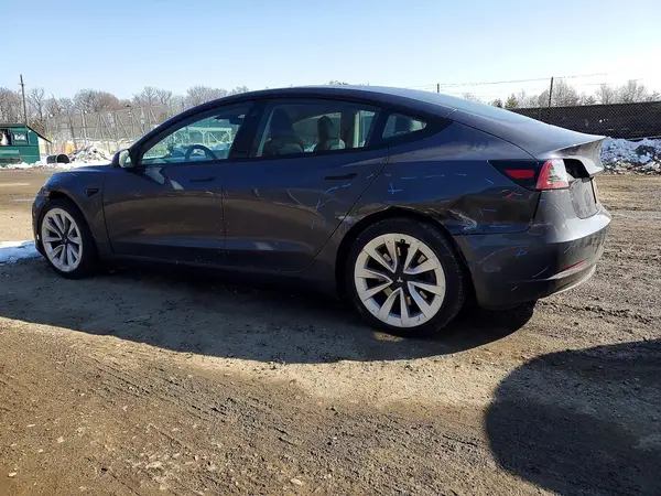 5YJ3E1EA2PF549488 2023 TESLA MODEL 3 - Image 2