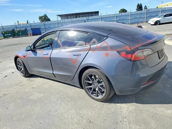 5YJ3E1EA2PF550074 2023 TESLA MODEL 3 - Image 2