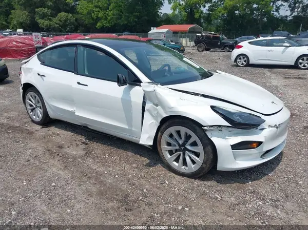 5YJ3E1EA2PF554416 2023 TESLA MODEL 3 - Image 1