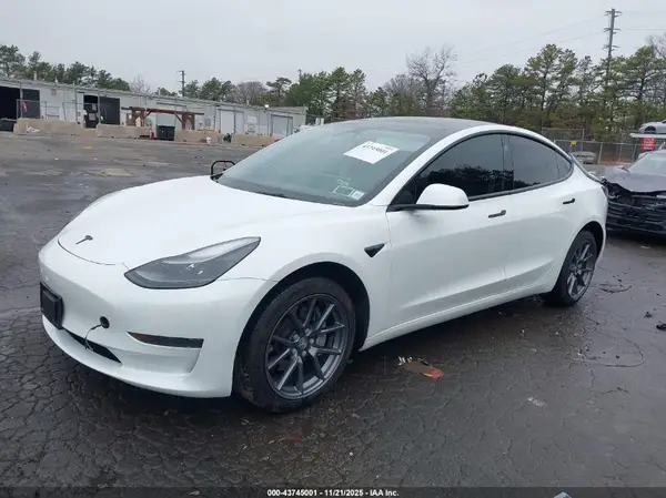 5YJ3E1EA2PF555646 2023 TESLA MODEL 3 - Image 2