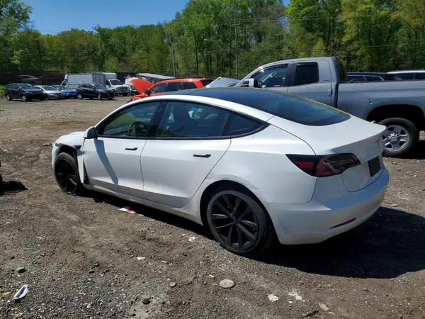 5YJ3E1EA2PF556697 2023 TESLA MODEL 3 - Image 2