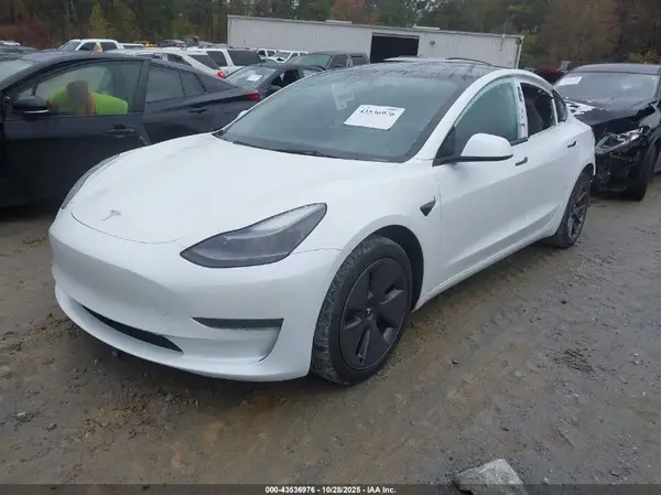 5YJ3E1EA2PF560510 2023 TESLA MODEL 3 - Image 2