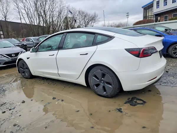 5YJ3E1EA2PF561558 2023 TESLA MODEL 3 - Image 2
