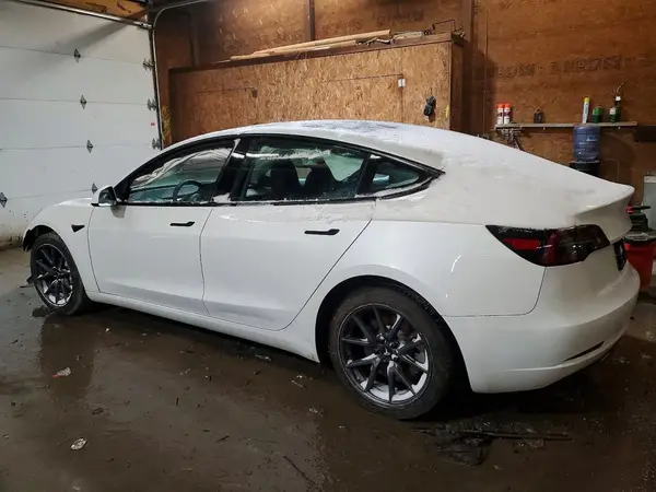 5YJ3E1EA2PF562290 2023 TESLA MODEL 3 - Image 2
