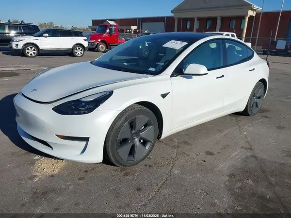 5YJ3E1EA2PF563391 2023 TESLA MODEL 3 - Image 2