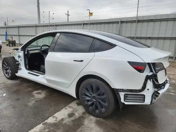 5YJ3E1EA2PF569899 2023 TESLA MODEL 3 - Image 2
