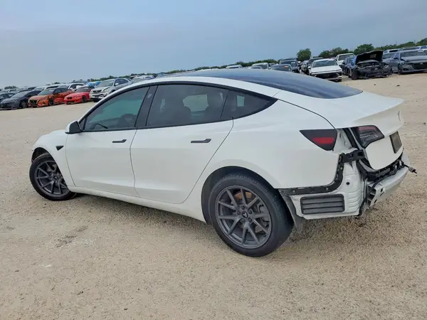 5YJ3E1EA2PF571457 2023 TESLA MODEL 3 - Image 2