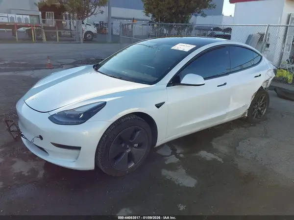5YJ3E1EA2PF576982 2023 TESLA MODEL 3 - Image 2