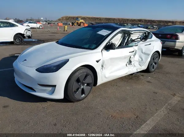 5YJ3E1EA2PF582331 2023 TESLA MODEL 3 - Image 2