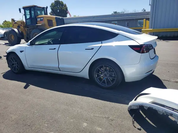 5YJ3E1EA2PF584547 2023 TESLA MODEL 3 - Image 2
