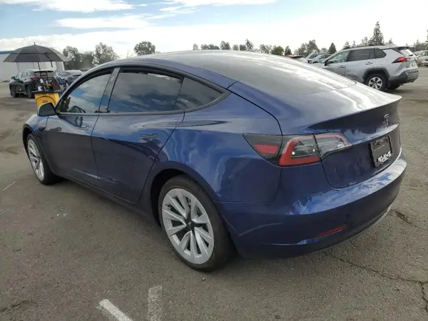 5YJ3E1EA2PF587643 2023 TESLA MODEL 3 - Image 2