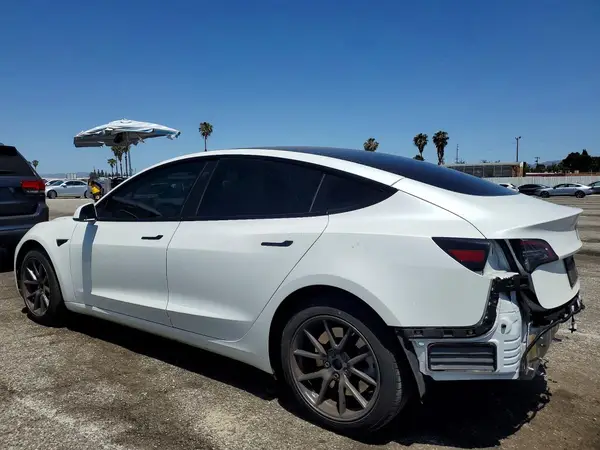 5YJ3E1EA2PF587769 2023 TESLA MODEL 3 - Image 2