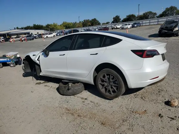 5YJ3E1EA2PF589702 2023 TESLA MODEL 3 - Image 2