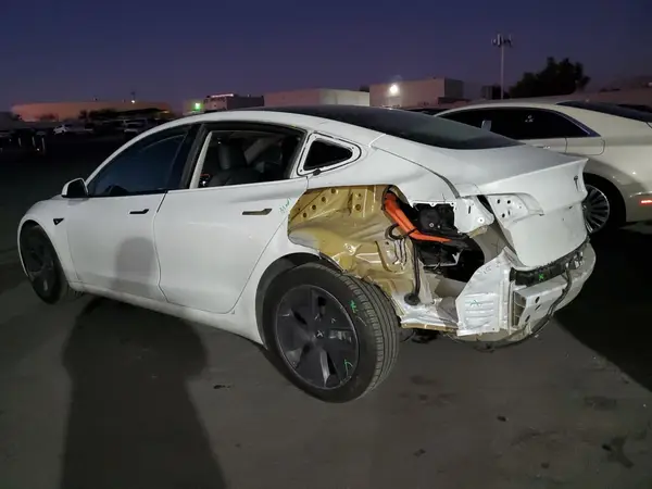 5YJ3E1EA2PF590610 2023 TESLA MODEL 3 - Image 2
