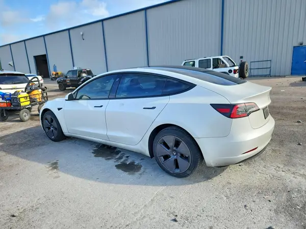 5YJ3E1EA2PF599856 2023 TESLA MODEL 3 - Image 2