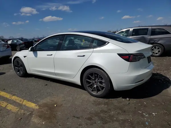 5YJ3E1EA2PF606045 2023 TESLA MODEL 3 - Image 2